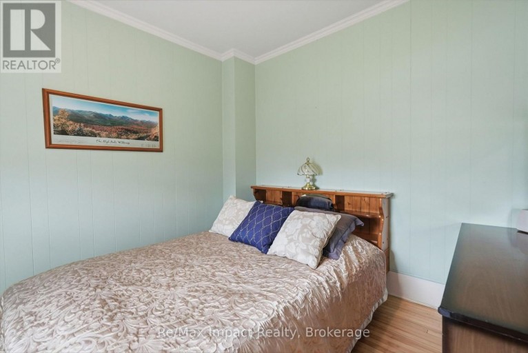 43 PARK ROAD S, Oshawa (O'Neill), Ontario, L1J4G7