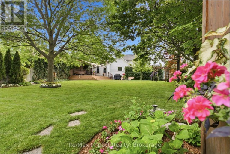 43 PARK ROAD S, Oshawa (O'Neill), Ontario, L1J4G7
