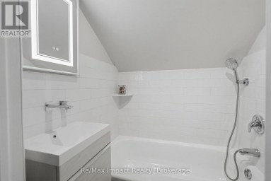 43 PARK ROAD S Oshawa (O'Neill) Ontario photo 42