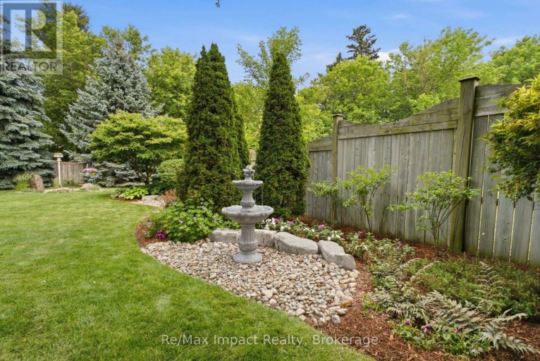 43 PARK ROAD S, Oshawa (O'Neill), Ontario, L1J4G7
