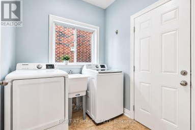 35 AUBURN COURT Barrie (Ardagh) Ontario photo 22
