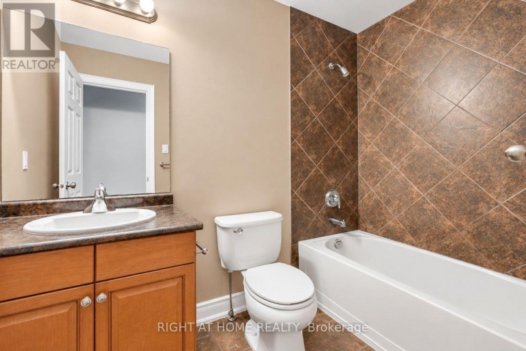 35 AUBURN COURT, Barrie (Ardagh), Ontario, L4N6G9