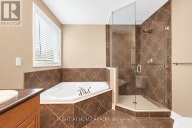 35 AUBURN COURT Barrie (Ardagh) Ontario photo 29