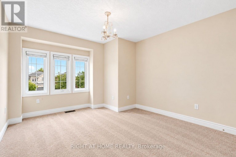 35 AUBURN COURT, Barrie (Ardagh), Ontario, L4N6G9