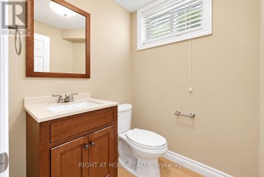 35 AUBURN COURT Barrie (Ardagh) Ontario photo 42