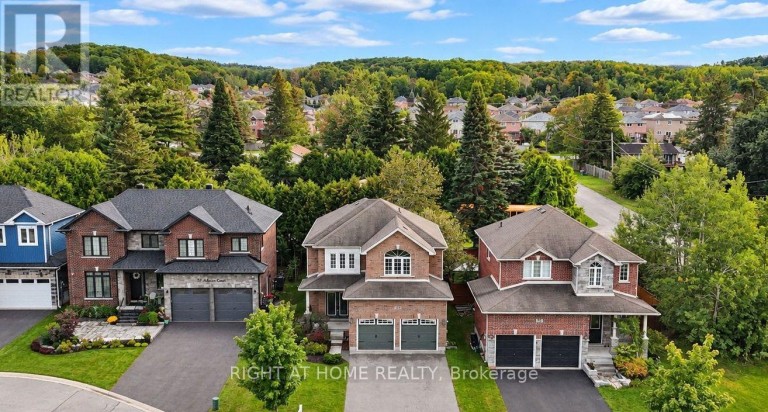 35 AUBURN COURT, Barrie (Ardagh), Ontario, L4N6G9