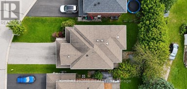 35 AUBURN COURT Barrie (Ardagh) Ontario photo 48