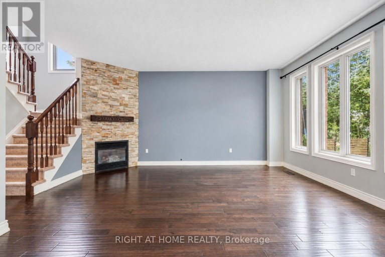 35 AUBURN COURT, Barrie (Ardagh), Ontario, L4N6G9