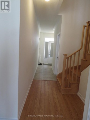 36 VALLEYBROOK ROAD, Barrie (Innis-Shore), Ontario, L9J0L5