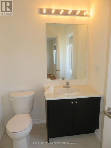 36 VALLEYBROOK ROAD, Barrie (Innis-Shore), Ontario, L9J0L5