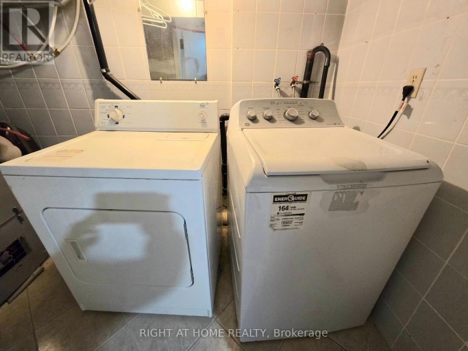 BSMT - 984 OSSINGTON AVENUE, Toronto (Dovercourt-Wallace Emerson-Junction), Ontario, M6G3V6