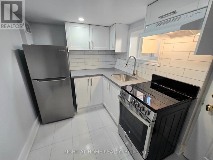 BSMT - 984 OSSINGTON AVENUE, Toronto (Dovercourt-Wallace Emerson-Junction), Ontario, M6G3V6