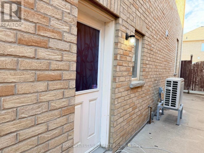 BSMT - 22 GAMSON CRESCENT, Brampton (Sandringham-Wellington), Ontario, L6R0V8