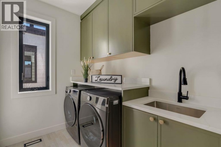 2022 36 Street SW, Calgary, Alberta, T3E2Z1