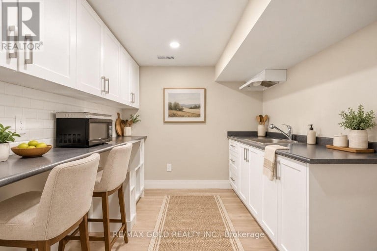 784 DOUGLAS STREET, Oshawa (Lakeview), Ontario, L1H5C9