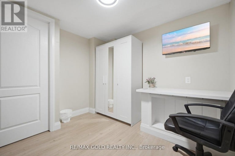 784 DOUGLAS STREET, Oshawa (Lakeview), Ontario, L1H5C9