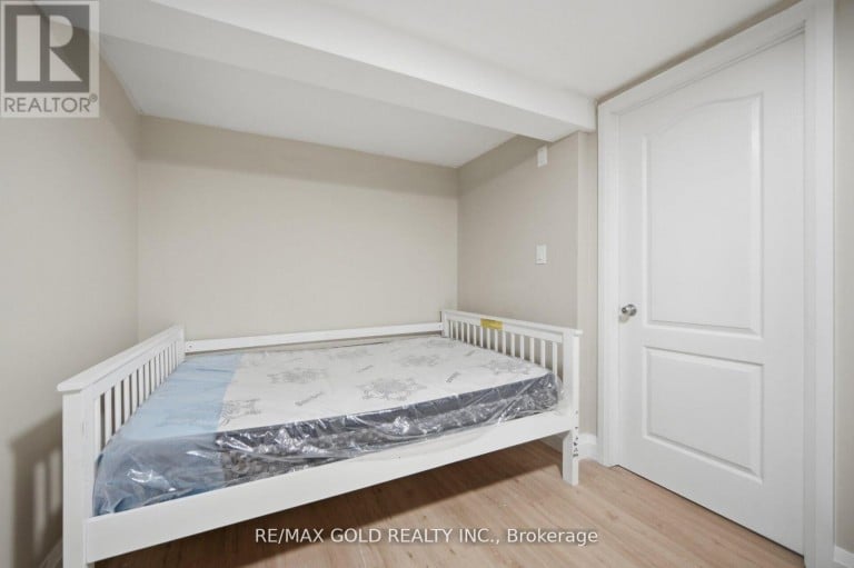 784 DOUGLAS STREET, Oshawa (Lakeview), Ontario, L1H5C9