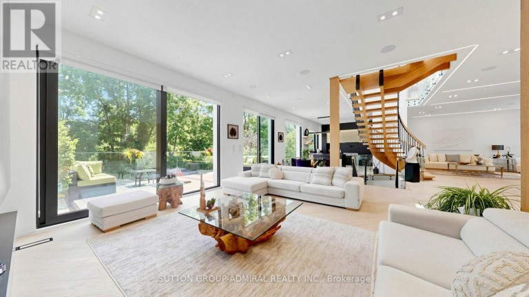 33 THORNY BRAE DRIVE, Markham (Royal Orchard), Ontario, L3T3G5