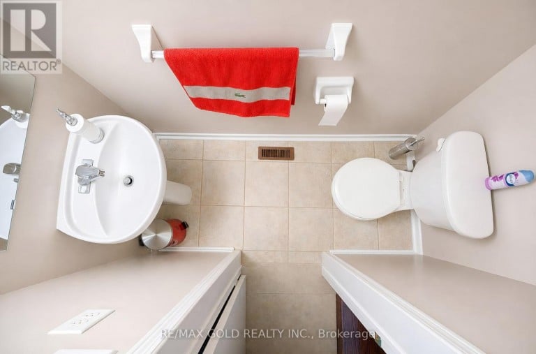 19 FLORENCE DRIVE, Brampton (Fletcher's Meadow), Ontario, L7A2M4