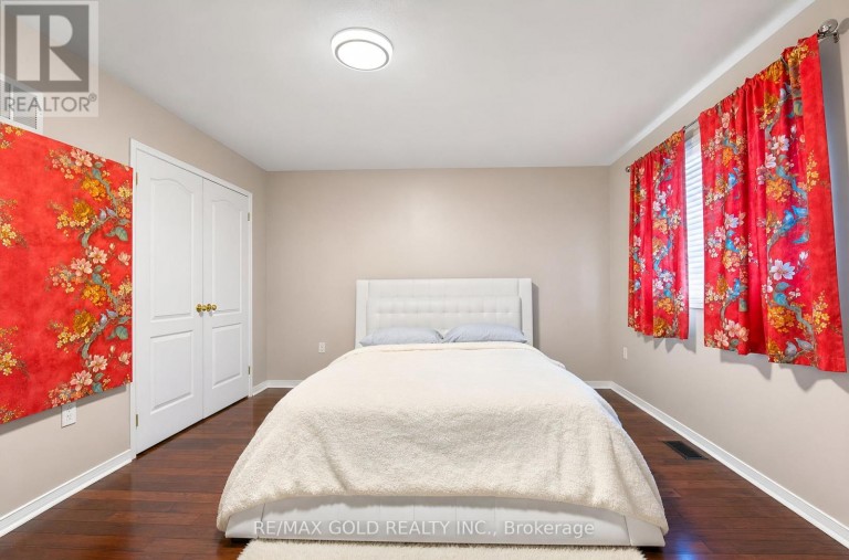 19 FLORENCE DRIVE, Brampton (Fletcher's Meadow), Ontario, L7A2M4