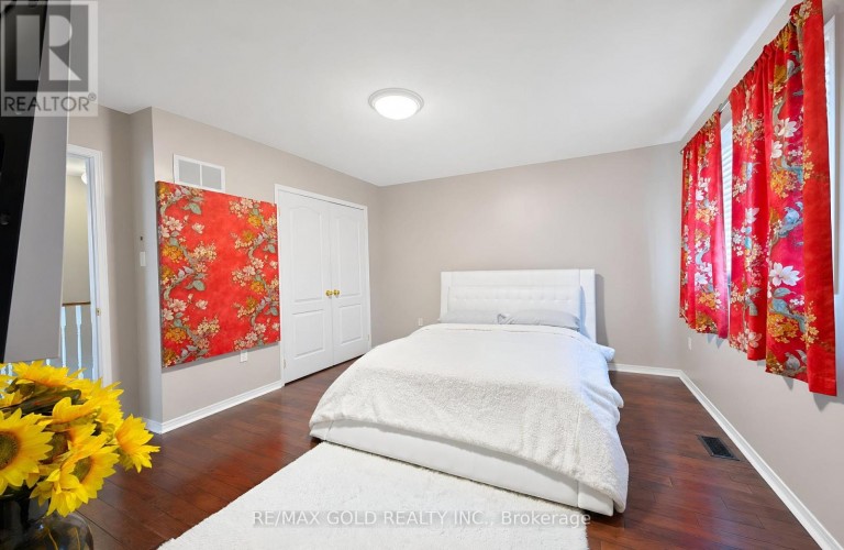 19 FLORENCE DRIVE, Brampton (Fletcher's Meadow), Ontario, L7A2M4
