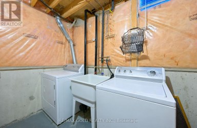19 FLORENCE DRIVE Brampton (Fletcher's Meadow) Ontario photo 35