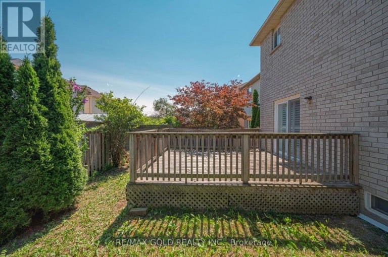 19 FLORENCE DRIVE, Brampton (Fletcher's Meadow), Ontario, L7A2M4