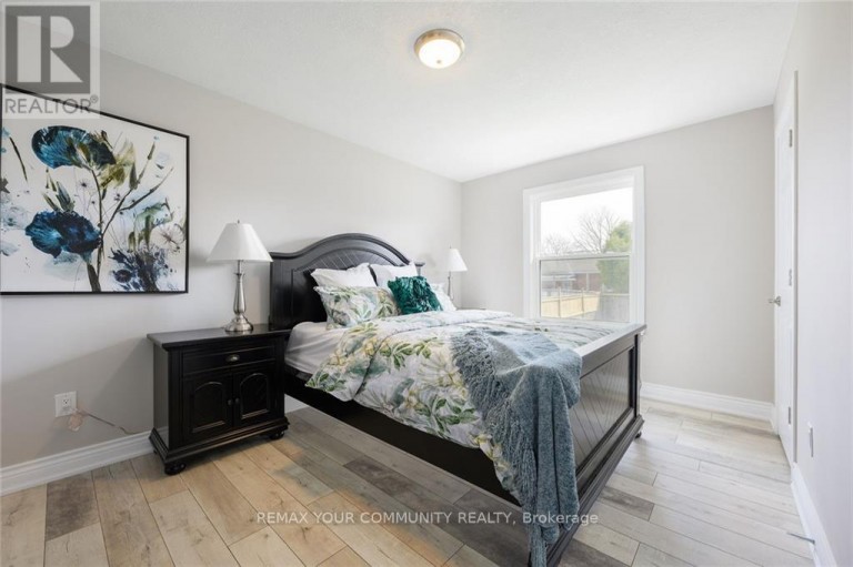 UPPER - 52 ELLIOTT AVENUE, Hamilton (Huntington), Ontario, L8T2H8