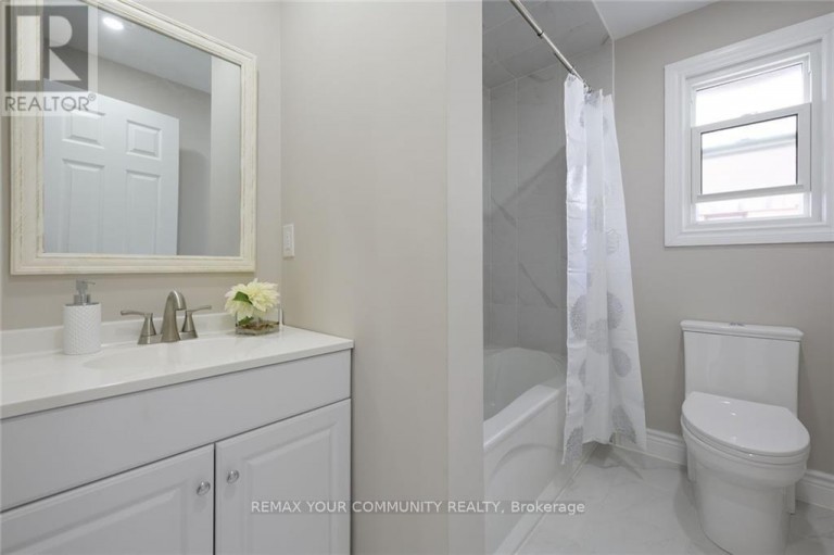 UPPER - 52 ELLIOTT AVENUE, Hamilton (Huntington), Ontario, L8T2H8