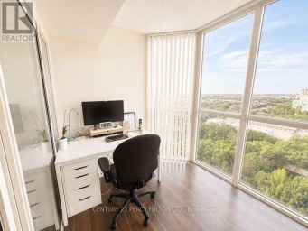 2006 - 285 ENFIELD PLACE Mississauga (City Centre) Ontario photo 9