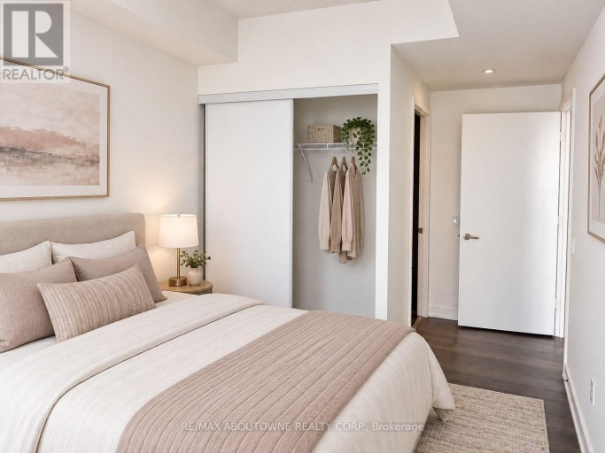 7402 - 448 BURNHAMTHORPE ROAD W, Mississauga (City Centre), Ontario, L5B0R4