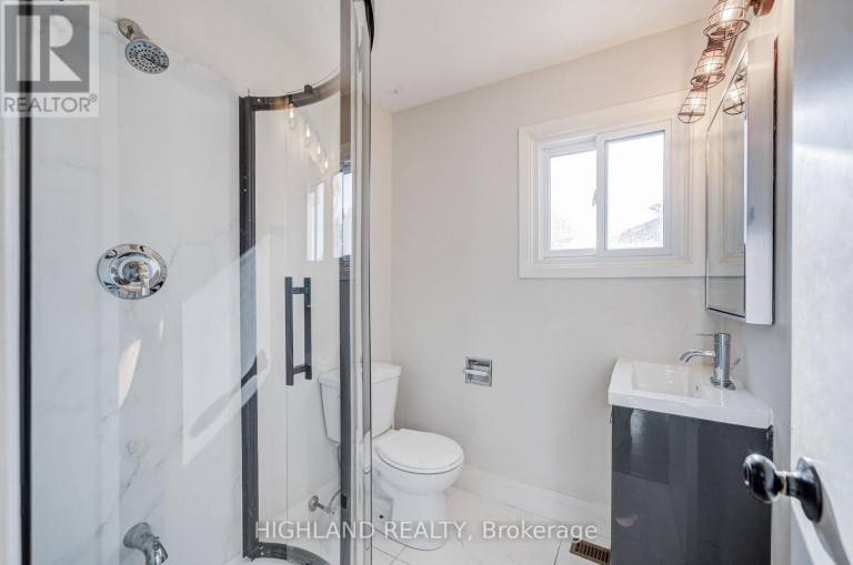 2032 GLENADA CRESCENT, Oakville (WC Wedgewood Creek), Ontario, L6H4M5
