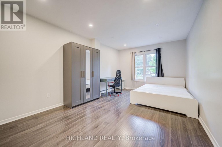 2032 GLENADA CRESCENT, Oakville (WC Wedgewood Creek), Ontario, L6H4M5