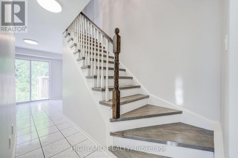 2032 GLENADA CRESCENT, Oakville (WC Wedgewood Creek), Ontario, L6H4M5