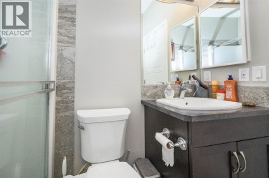 5 Masters Street SE Calgary Alberta photo 16