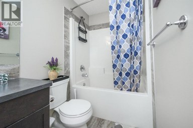 5 Masters Street SE Calgary Alberta photo 25