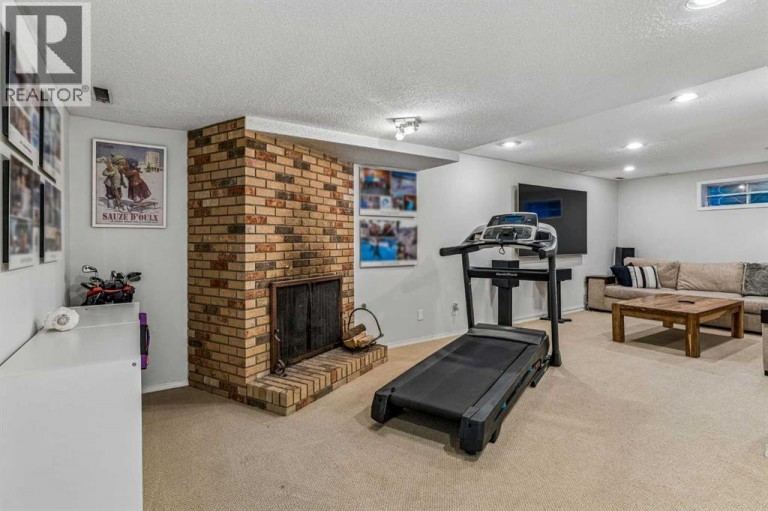 9956 Patton Road SW, Calgary, Alberta, T2V5E8