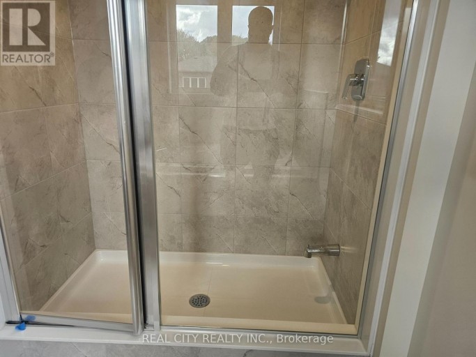 3063 SANDY ACRES AVENUE, Severn (West Shore), Ontario, L3V6H3