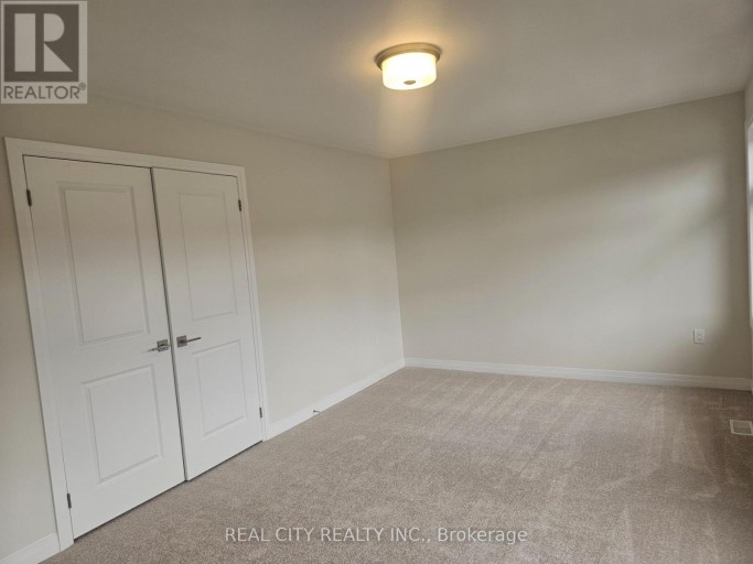 3063 SANDY ACRES AVENUE, Severn (West Shore), Ontario, L3V6H3