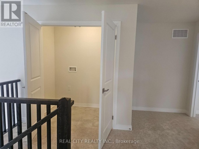 3063 SANDY ACRES AVENUE, Severn (West Shore), Ontario, L3V6H3