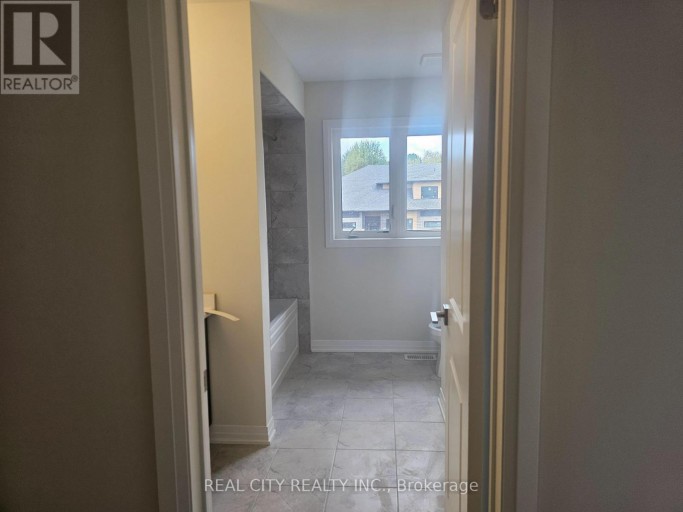 3063 SANDY ACRES AVENUE, Severn (West Shore), Ontario, L3V6H3
