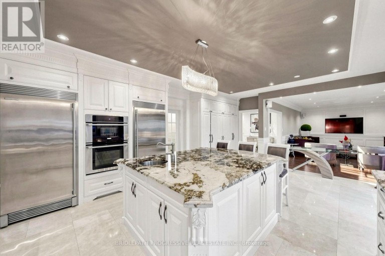 2 THORNLEA COURT, Markham (Thornhill), Ontario, L3T2R2