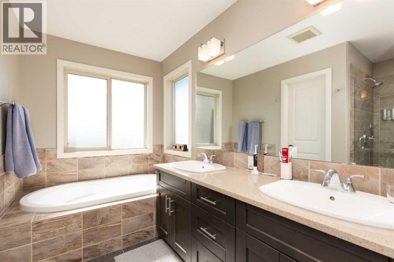 634 Canyonview Landing W, Lethbridge, Alberta, T1K5R9