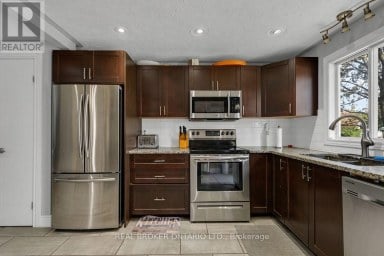37 HICKLING TRAIL Barrie (Grove East) Ontario photo 13