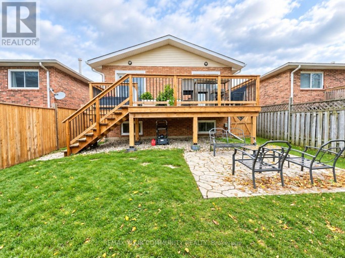 UPPER - 14 NEWLANDS AVENUE, Georgina (Keswick South), Ontario, L4P3T3