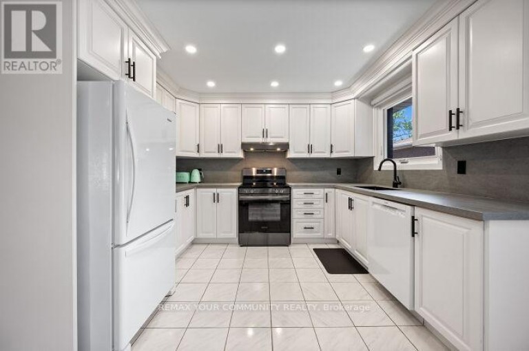 19 HAMER BOULEVARD, Toronto (Kingsview Village-The Westway), Ontario, M9R4A8