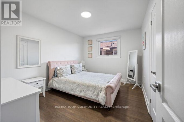 19 HAMER BOULEVARD, Toronto (Kingsview Village-The Westway), Ontario, M9R4A8