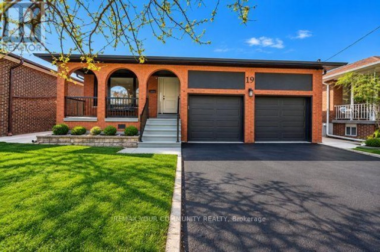 19 HAMER BOULEVARD, Toronto (Kingsview Village-The Westway), Ontario, M9R4A8