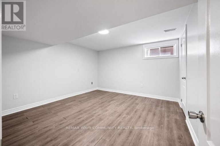 19 HAMER BOULEVARD, Toronto (Kingsview Village-The Westway), Ontario, M9R4A8