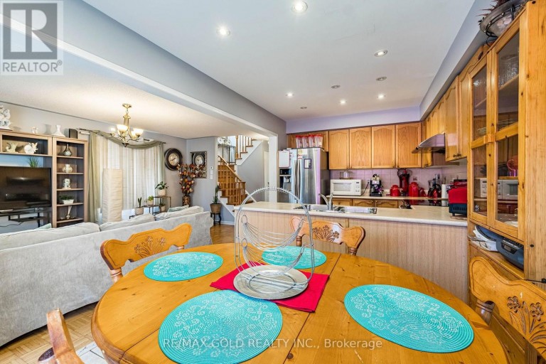 6 MISTDALE CRESCENT, Brampton (Fletcher's Meadow), Ontario, L7A1S1